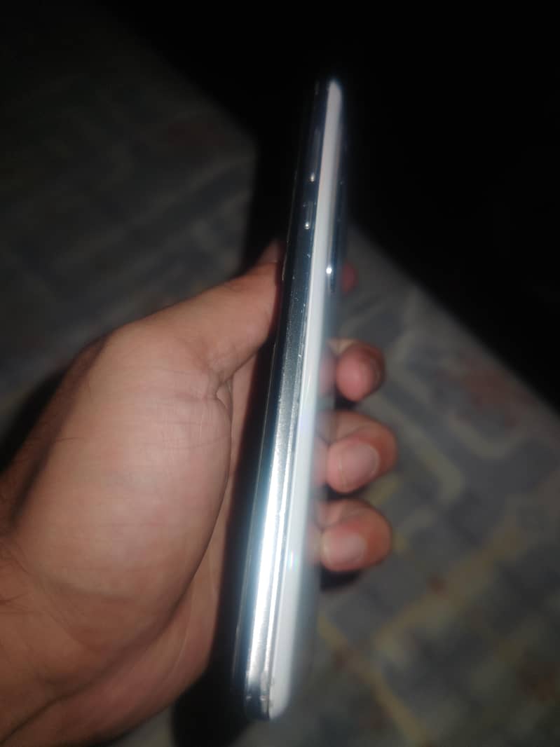 Sharp Aquos R5G 2