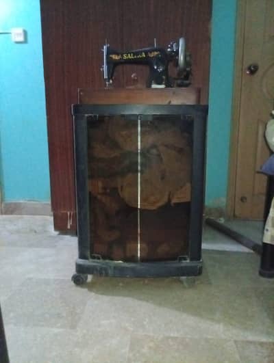 Salika machine with trolley table