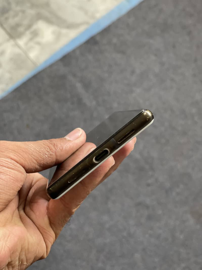 Google Pixel 6 4