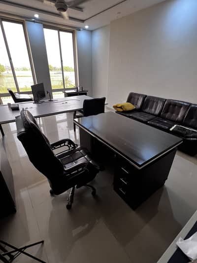Execeutive office table with Boss Chair