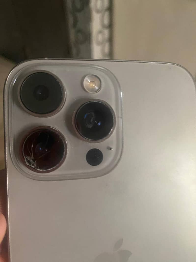Apple iPhone 16 Pro Max 6