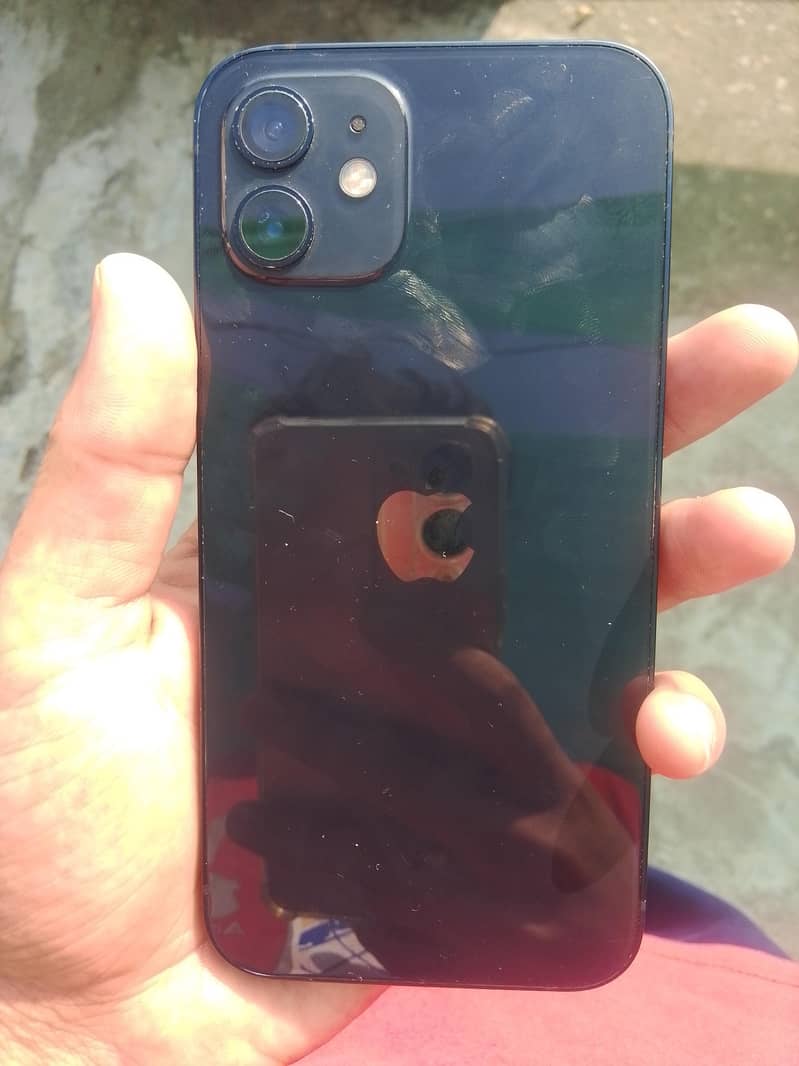 Apple iPhone 12 3