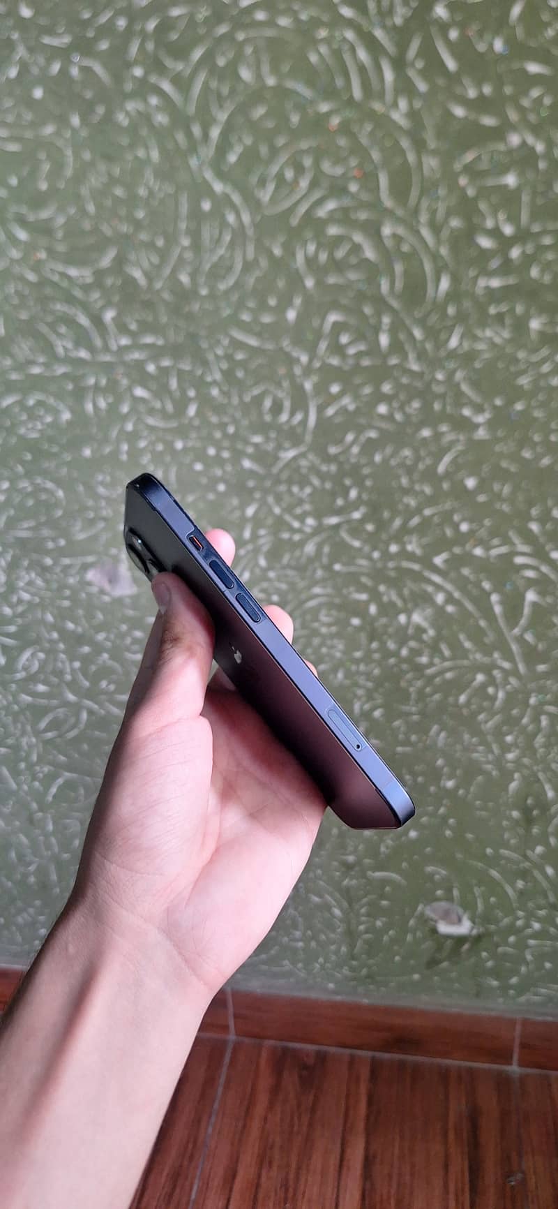 Apple iPhone 13 4