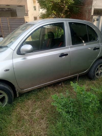 Nissan March 2013