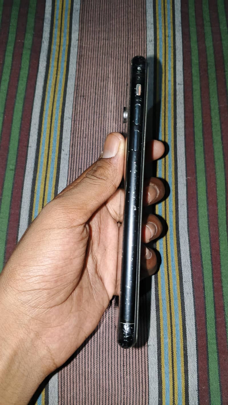 Apple iPhone XR 3