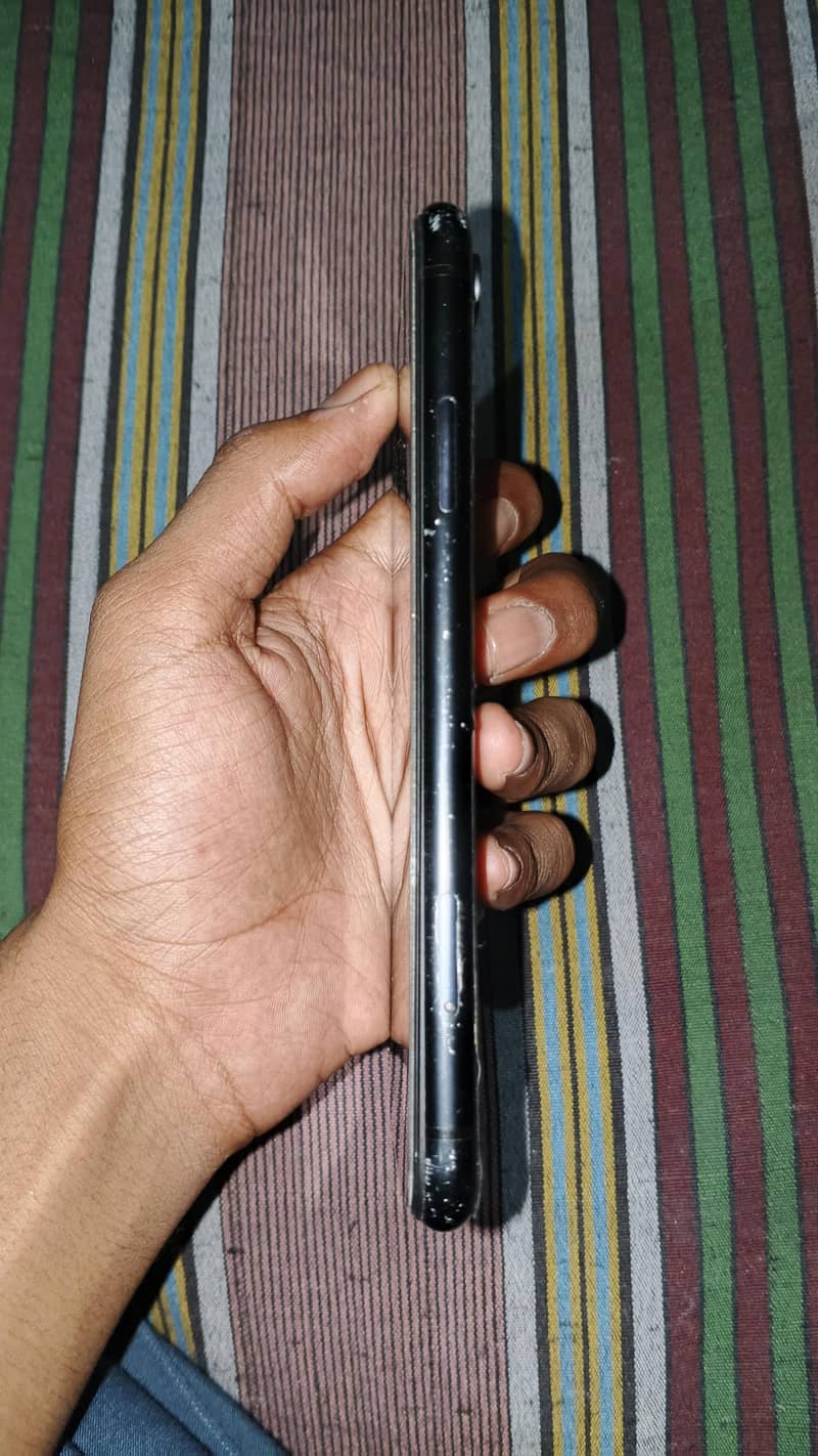 Apple iPhone XR 4