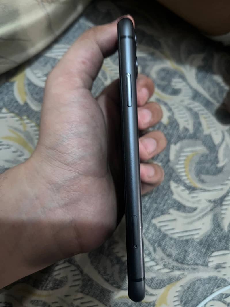 iPhone 11 2