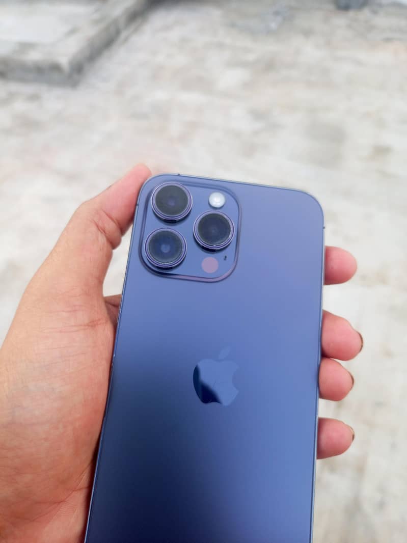 Apple iPhone 14 Pro Max 0