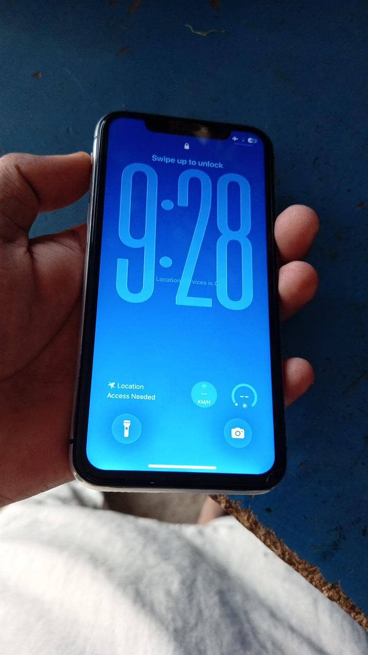 Apple iPhone 11 4