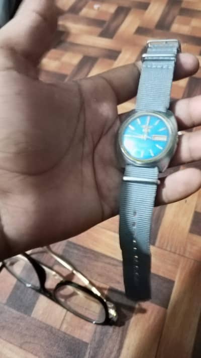 orient 10 by 10 only for WhatsApp
