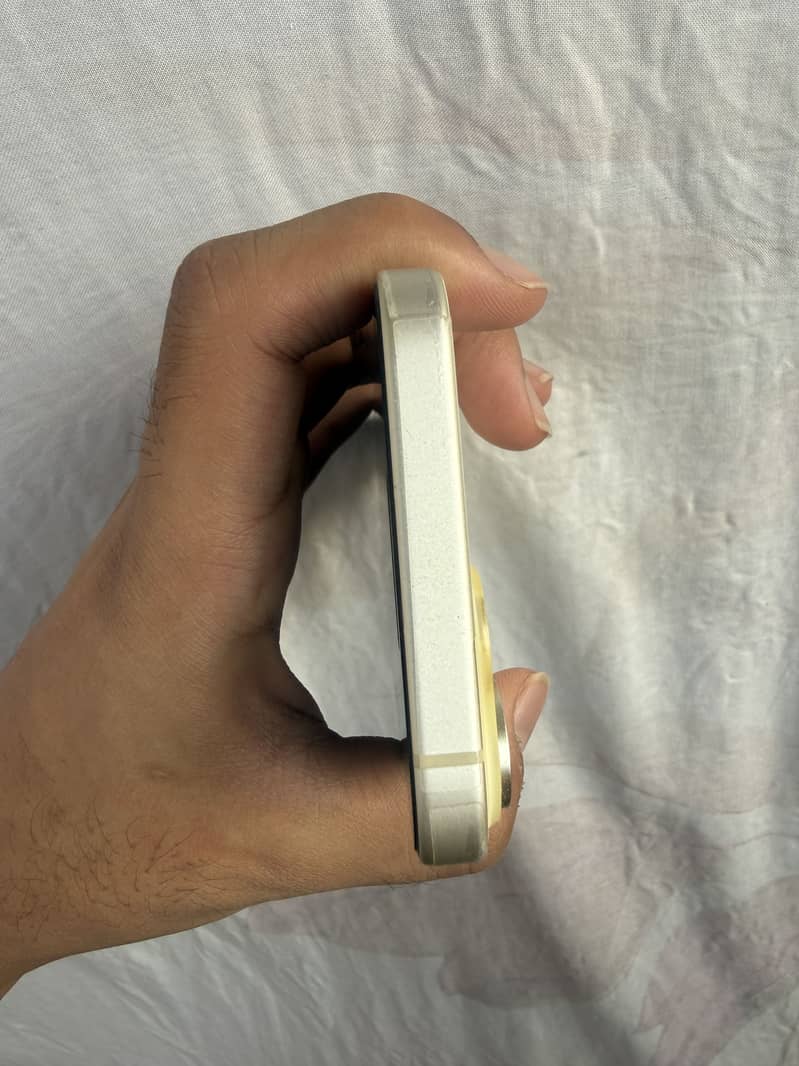 Apple iPhone 15 2