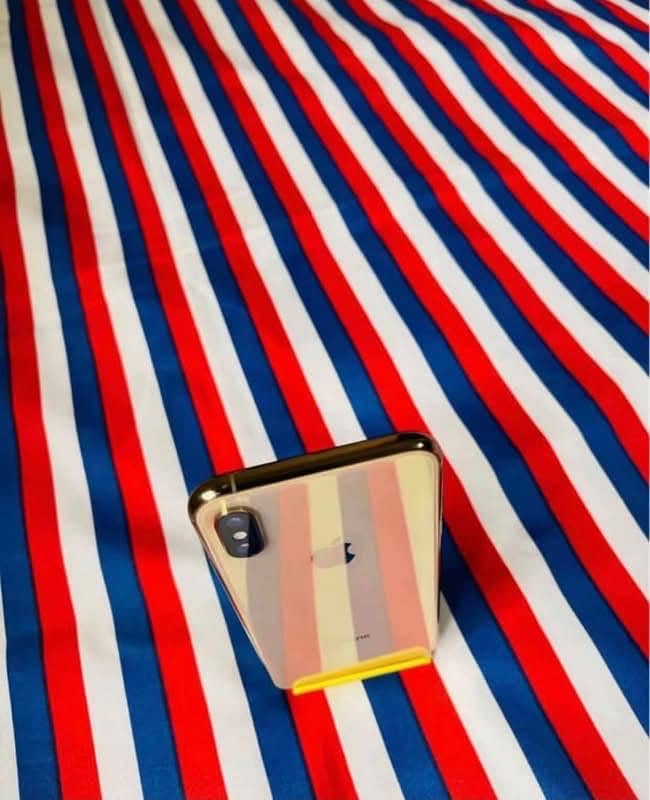 Apple iPhone XS Max 4