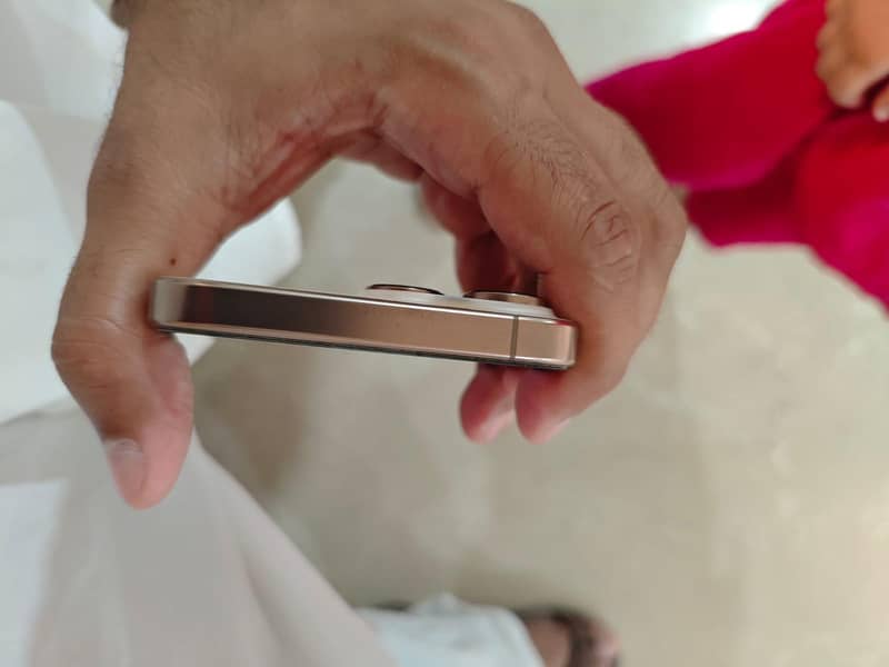 Apple iPhone 16 Pro Max 5