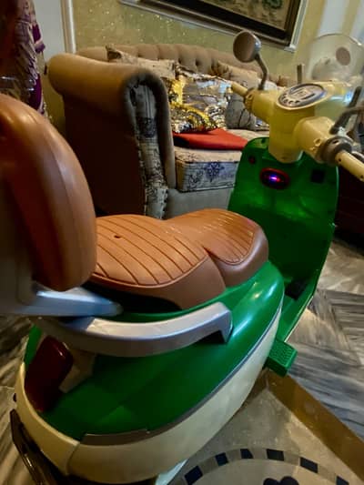 Bike colour green 10/10 condition