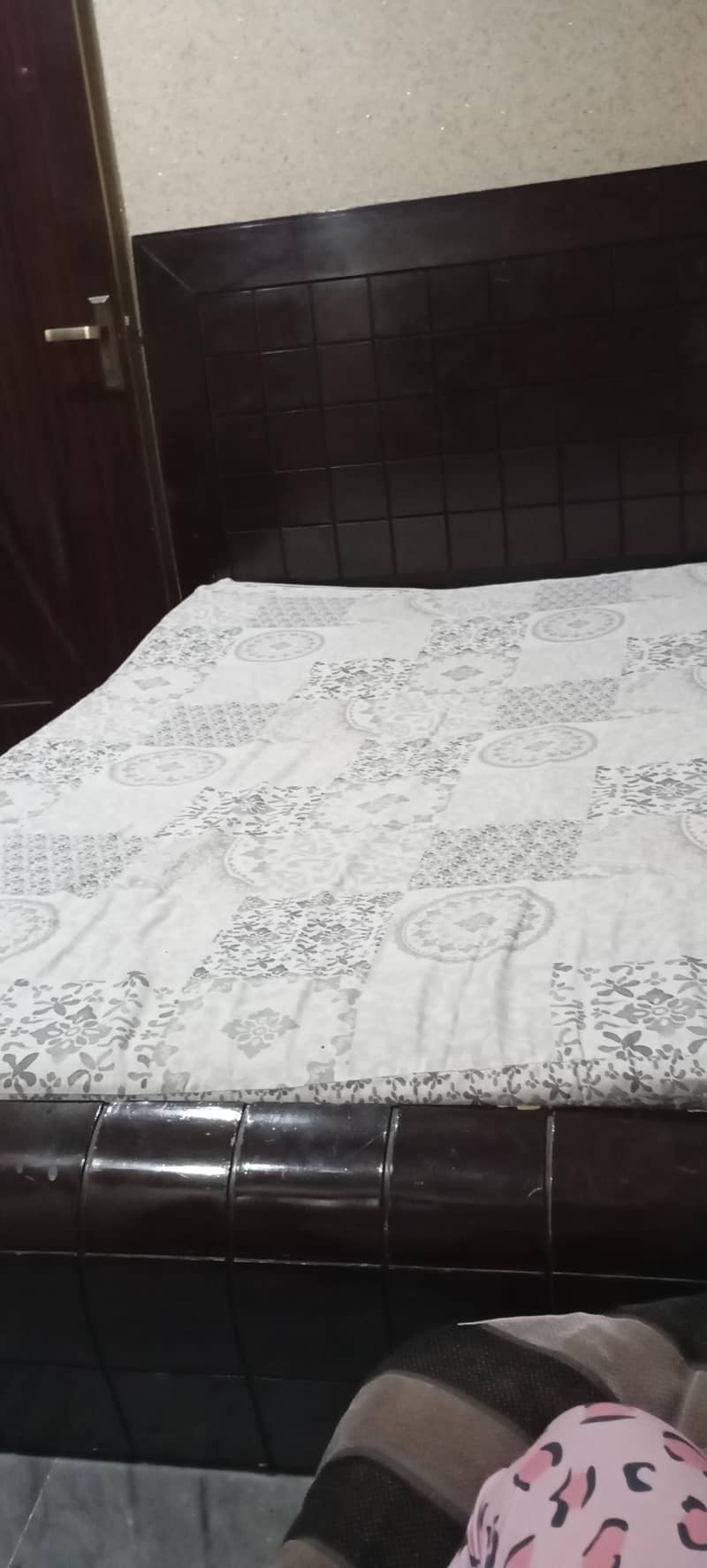 bed side tables 0