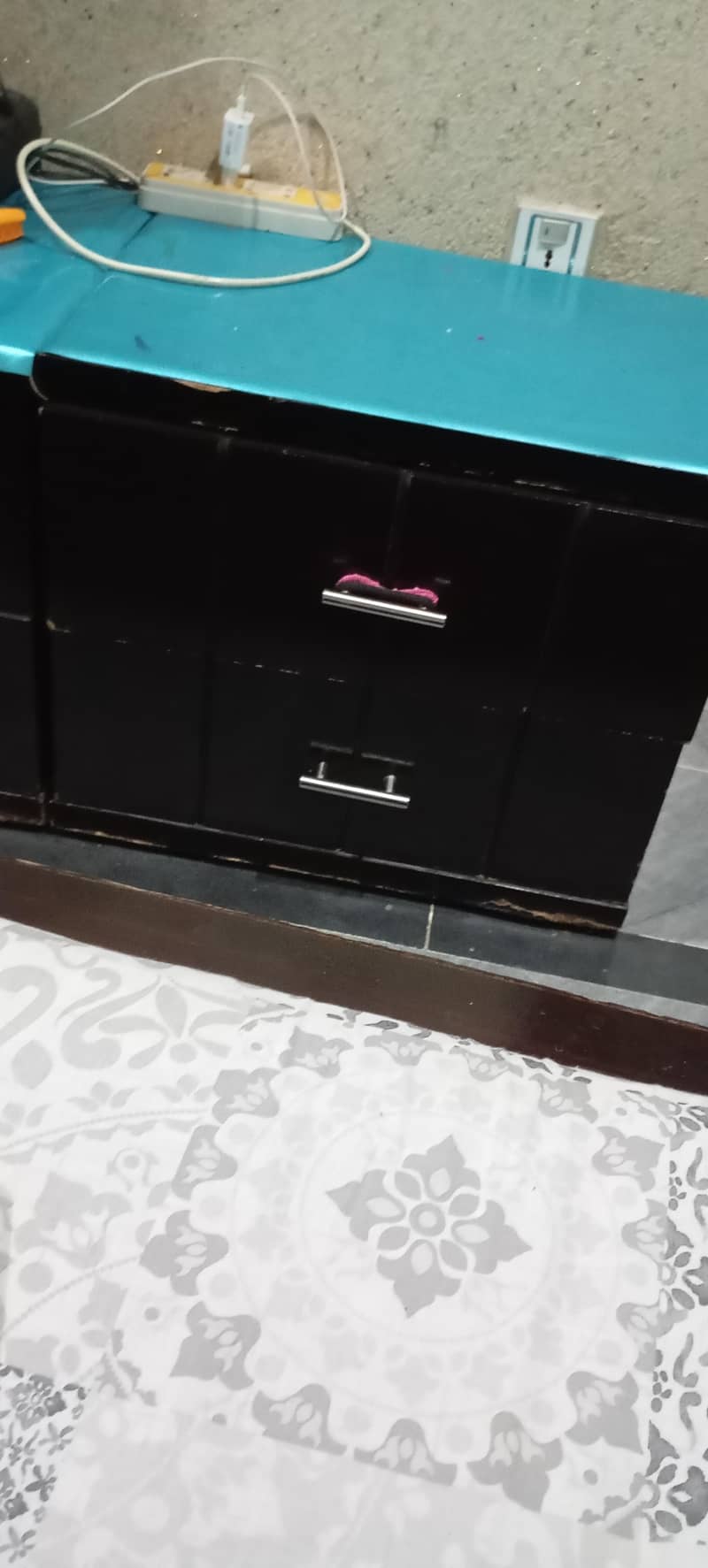 bed side tables 1