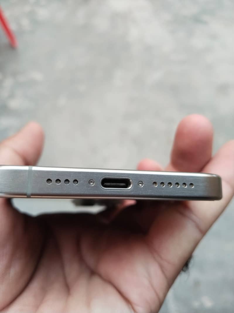 Apple iPhone 15 Pro Max 1