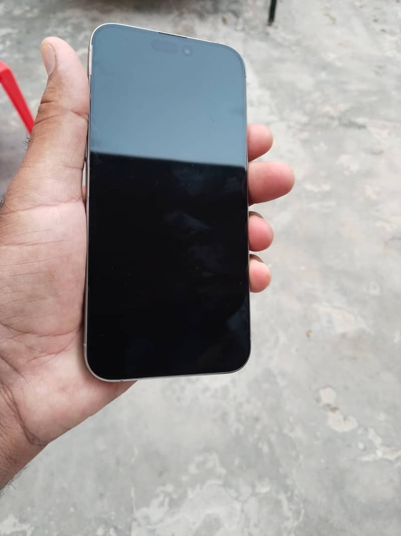 Apple iPhone 15 Pro Max 5
