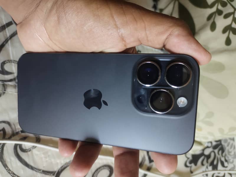 Apple iPhone 15 Pro 0