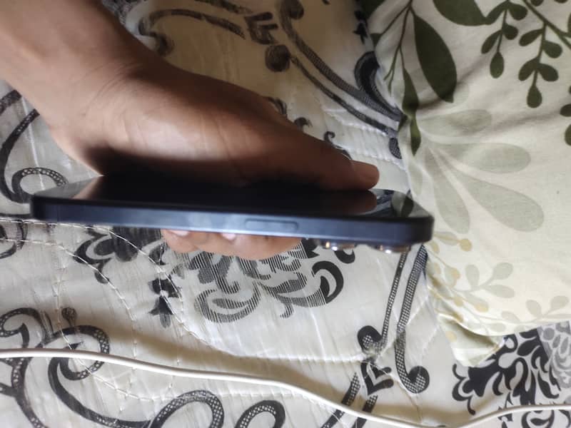 Apple iPhone 15 Pro 5