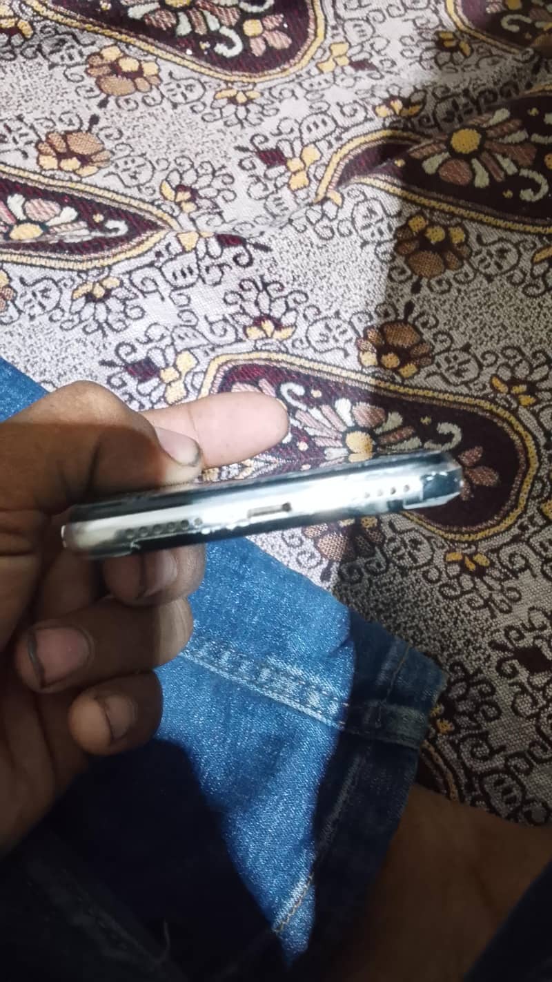 Apple iPhone X 3
