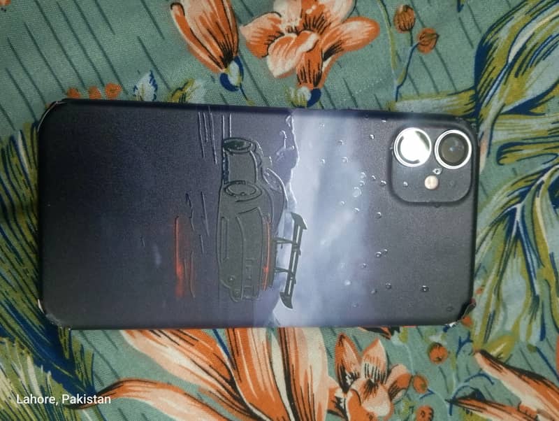 Apple iPhone 11. . 3