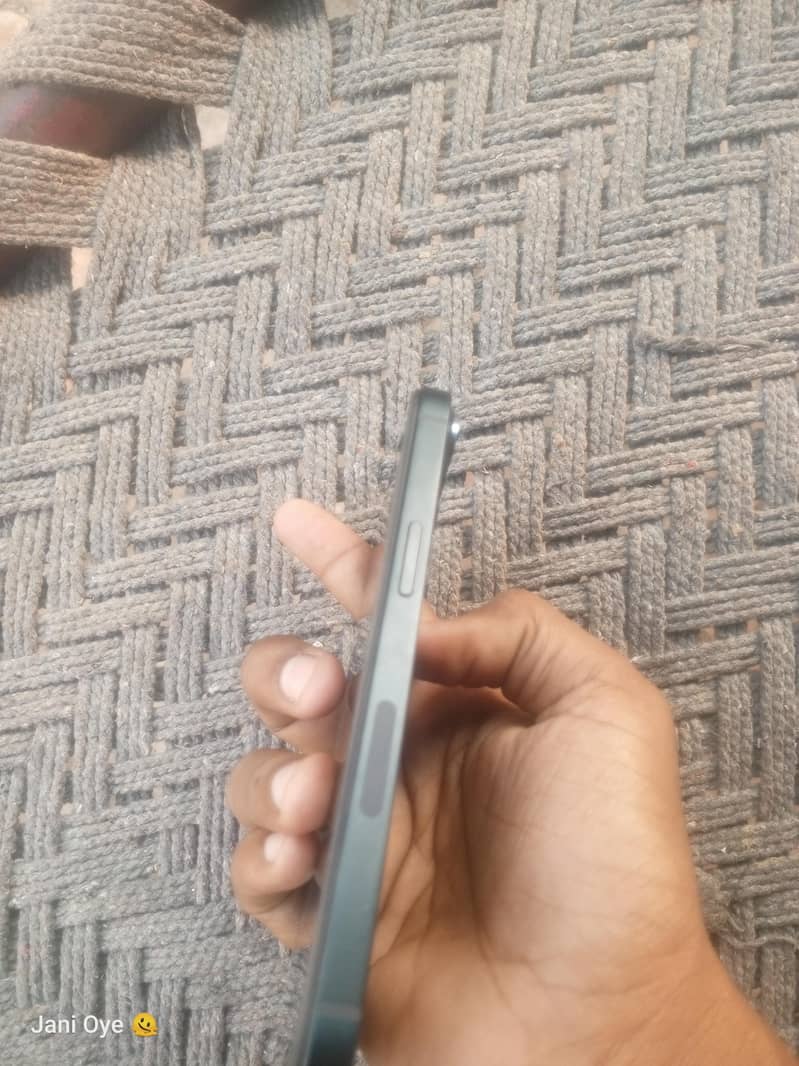 Apple iPhone 13 upper model exchange 4