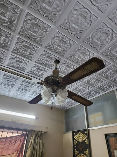 Fancy fan with Chandelier