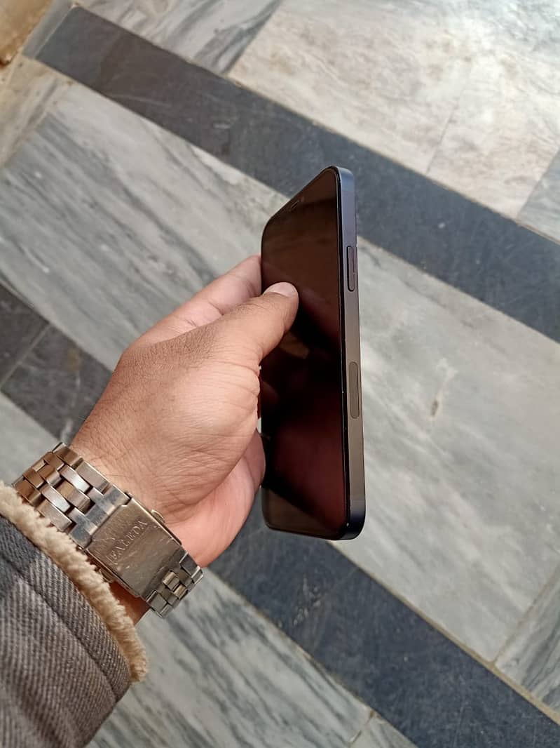 Apple iPhone 12 8