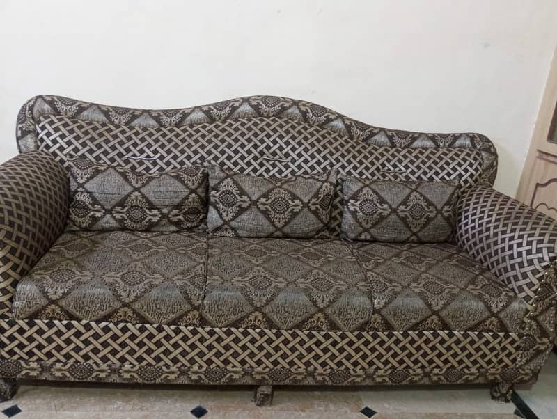 five seater beautiful sofa 4
