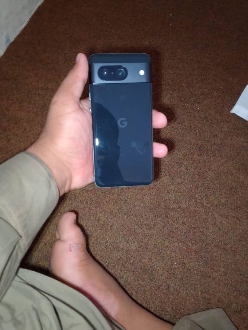 Google Pixel 8 4