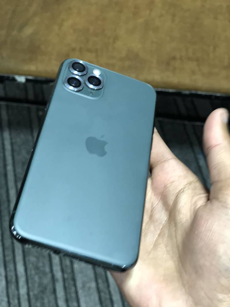 Apple iPhone 11 Pro 2