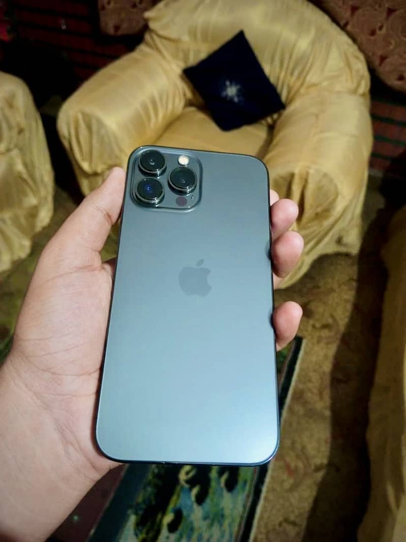 Apple iPhone 13 Pro Max 0
