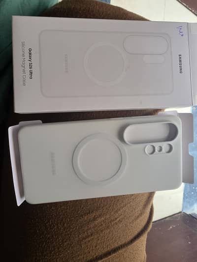 Original Samsung Galaxy S26 Ultra Silicone Case – White – Brand New