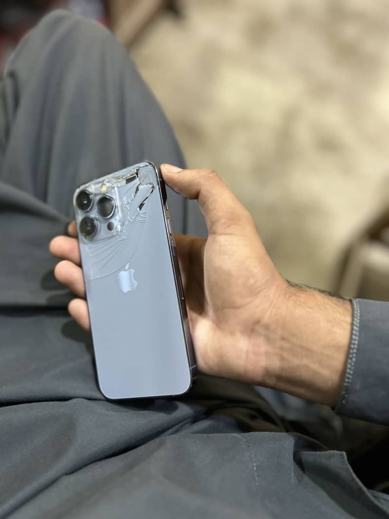 Apple iPhone 13 Pro 1