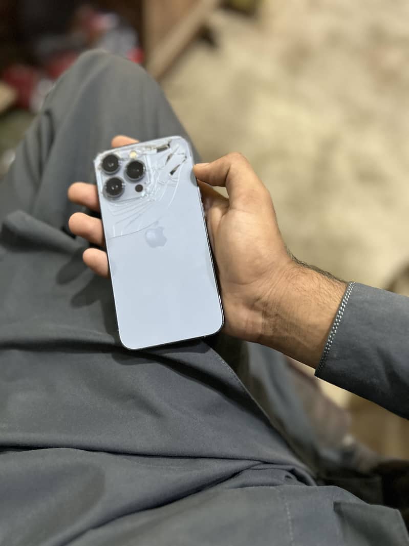Apple iPhone 13 Pro 3