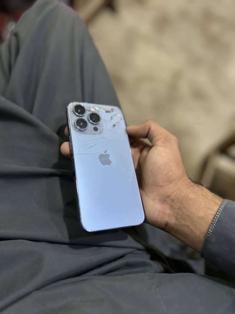 Apple iPhone 13 Pro 4