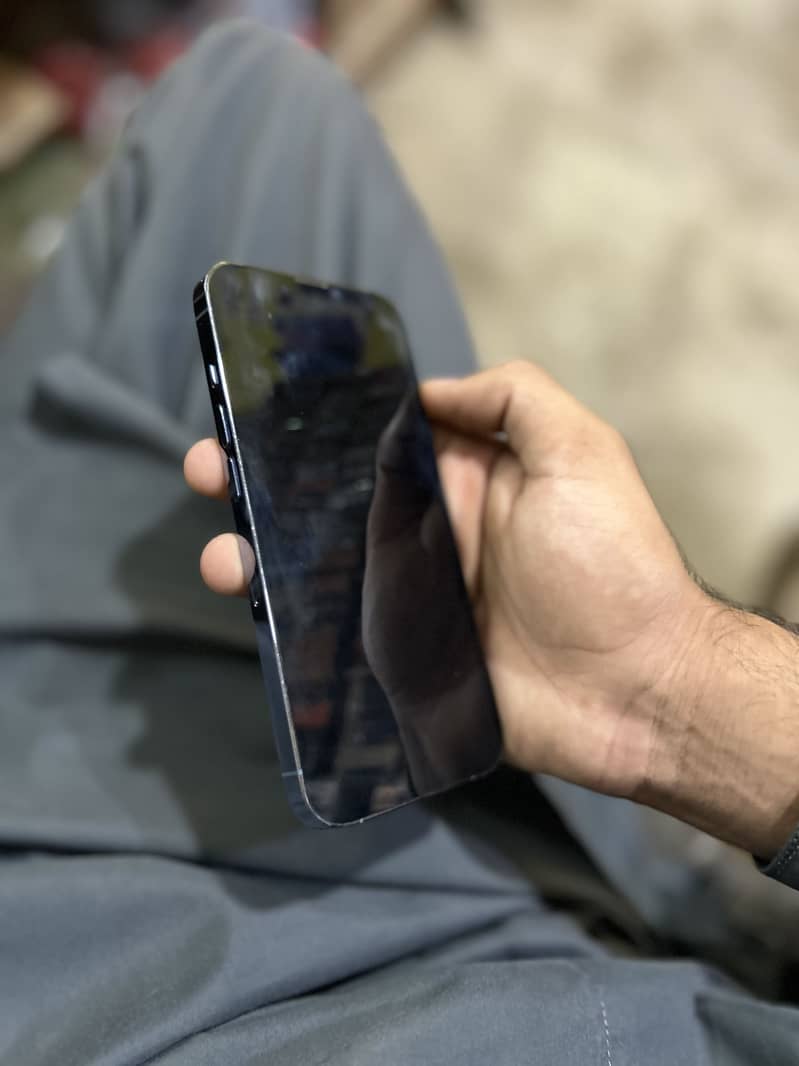 Apple iPhone 13 Pro 6