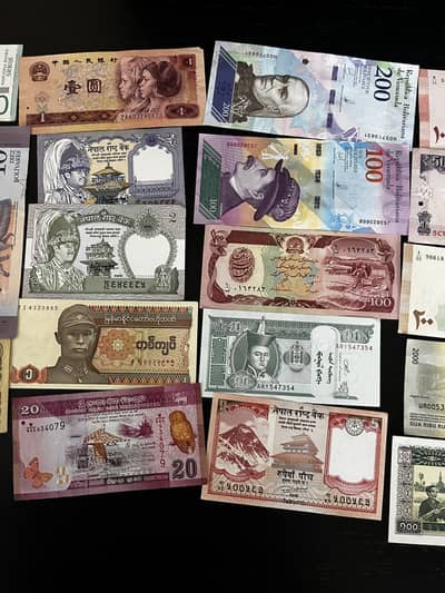 UNC condition vintage foreign Currency note 300 rupees each limit tim
