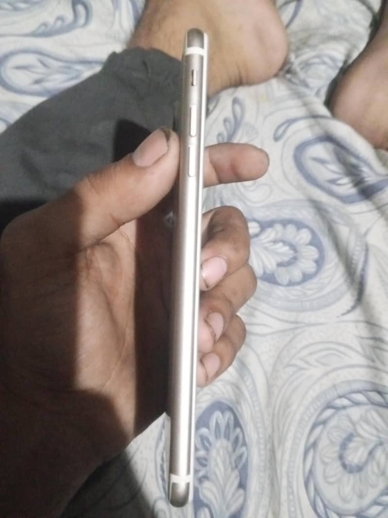 Apple iPhone 7 Plus 3