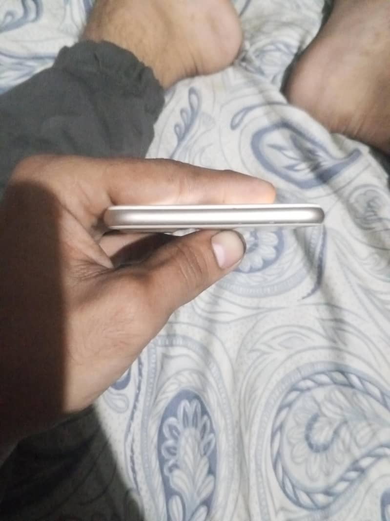 Apple iPhone 7 Plus 4