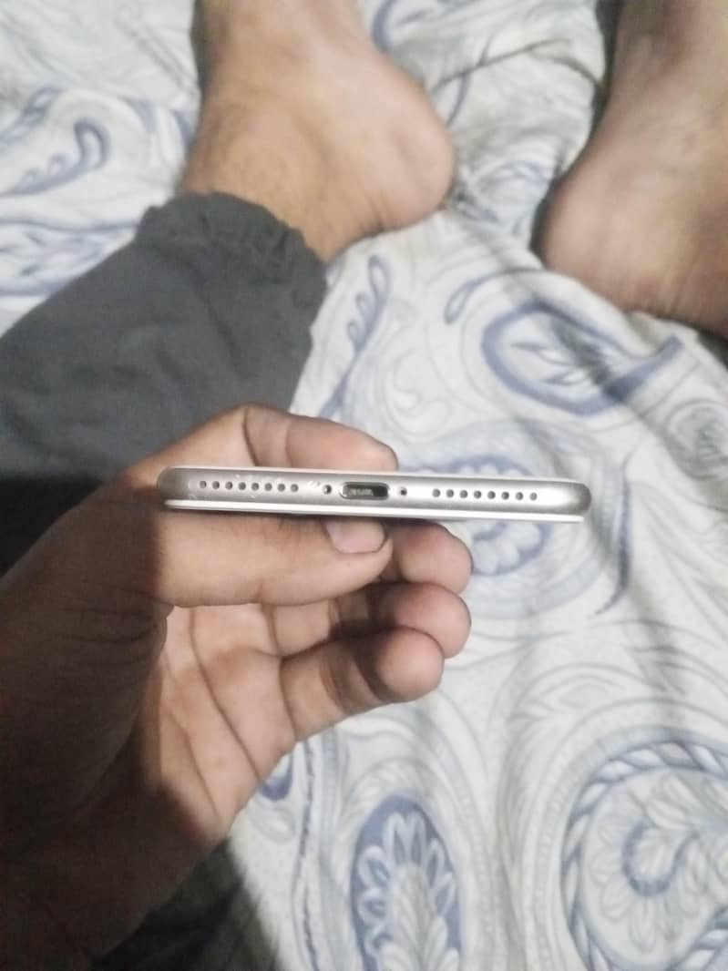 Apple iPhone 7 Plus 5