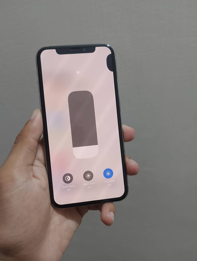 Apple iPhone X 4