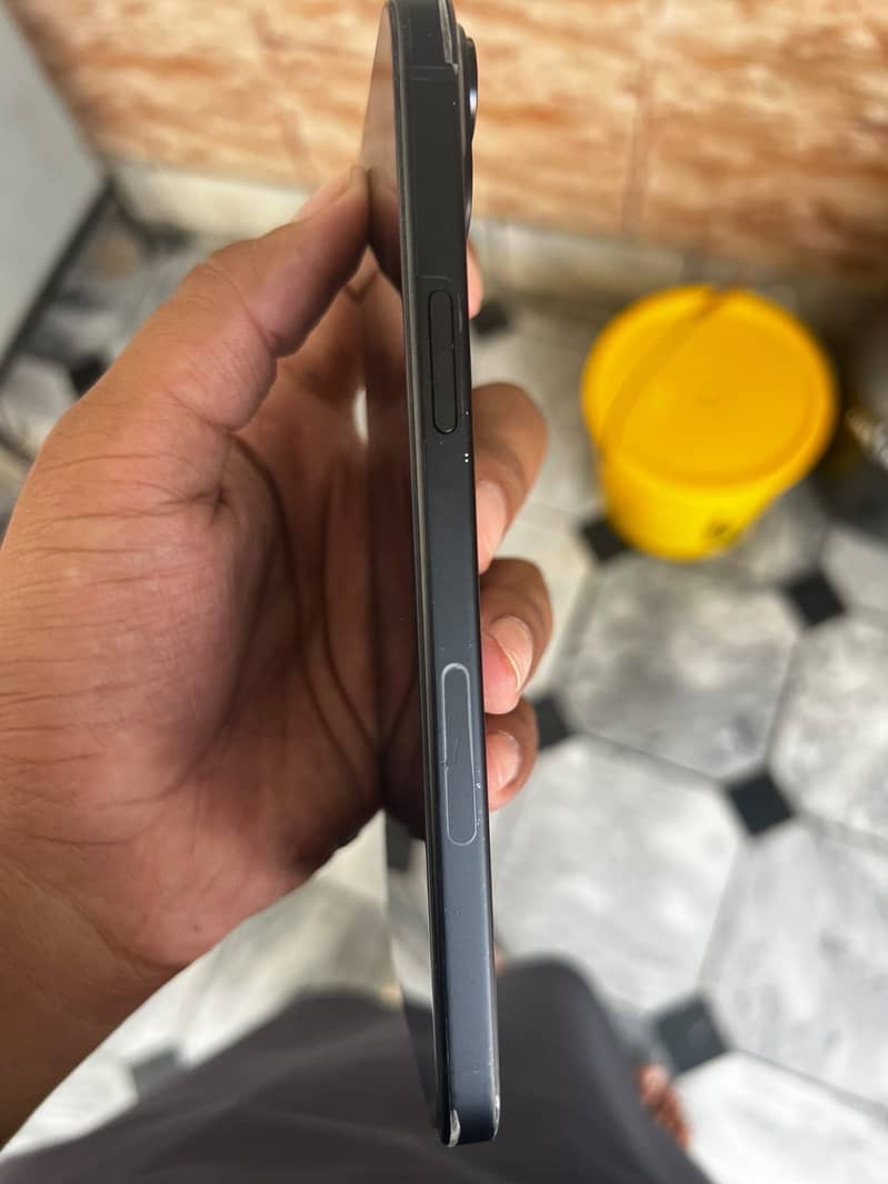 Apple iPhone 15 plus 3