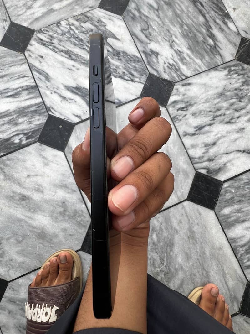 Apple iPhone 15 plus 4