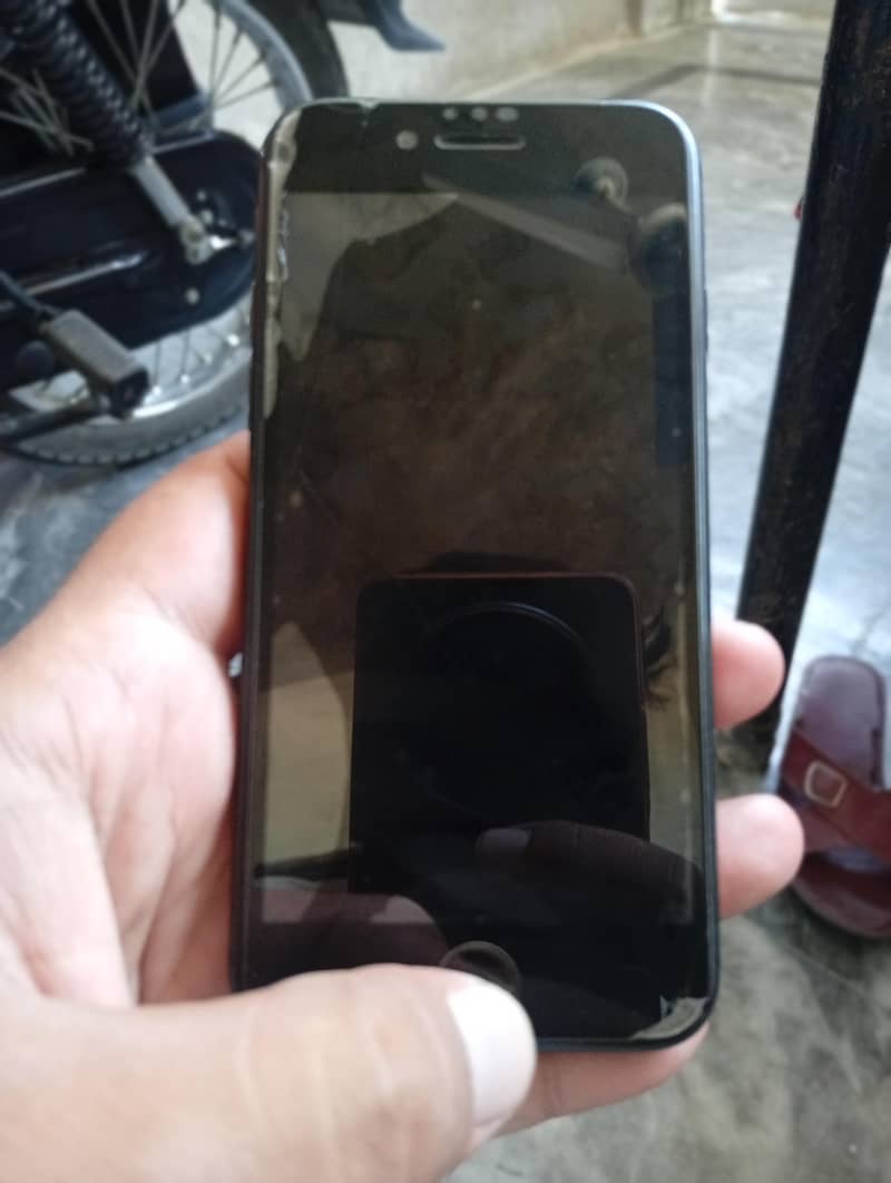 Apple iPhone 8 1