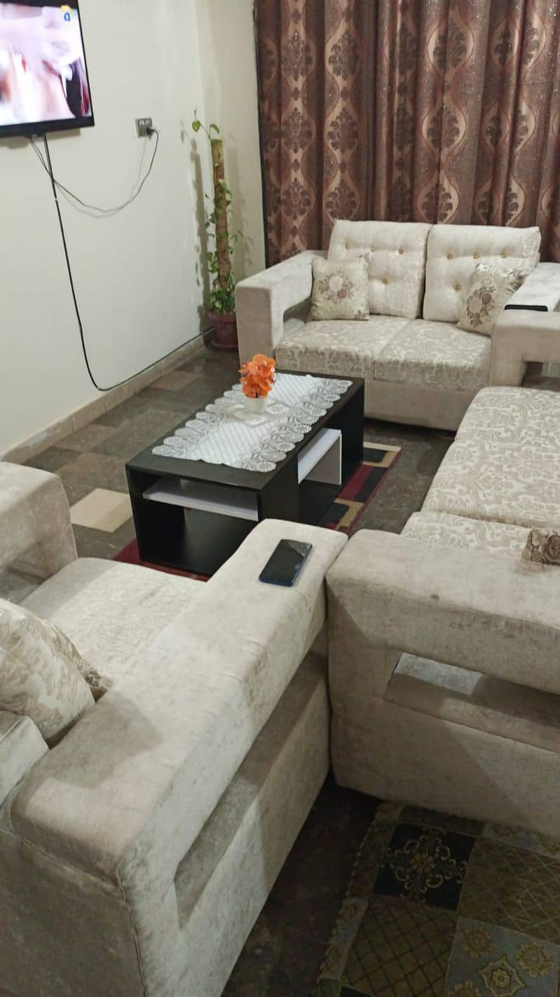 6 seater sofa 0