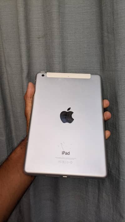 ipad mini 2. . . . . . (16 Gb)