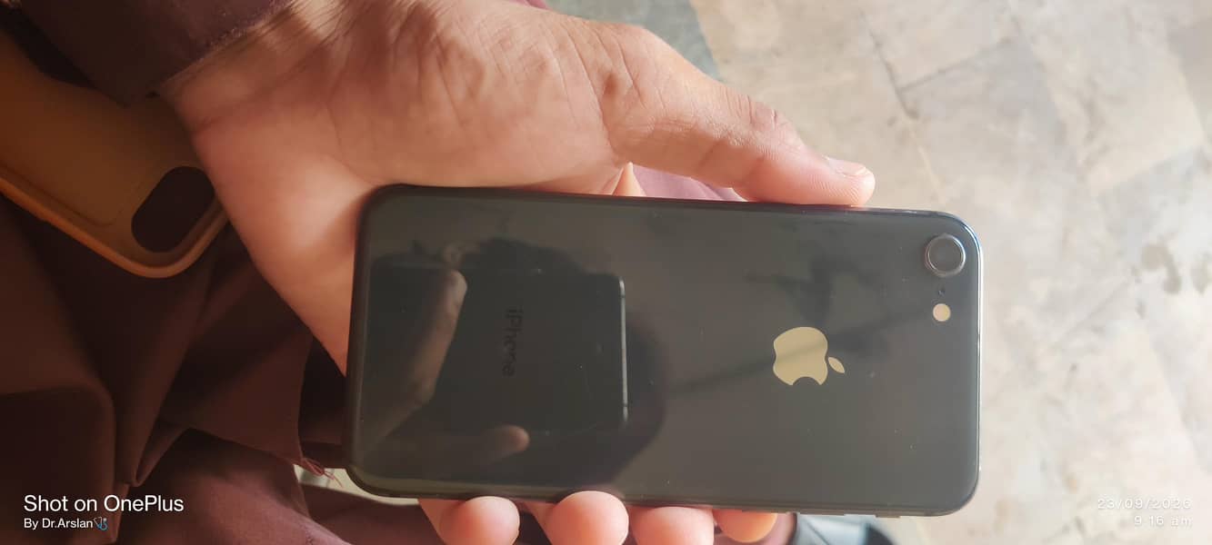 Apple iPhone 8 4