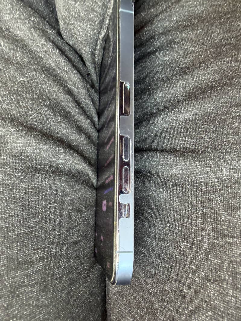 Apple iPhone 13 Pro 3